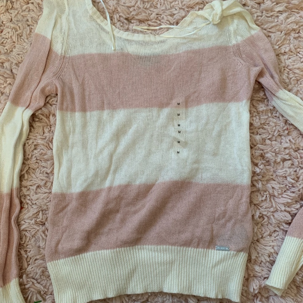 GUESS sweater